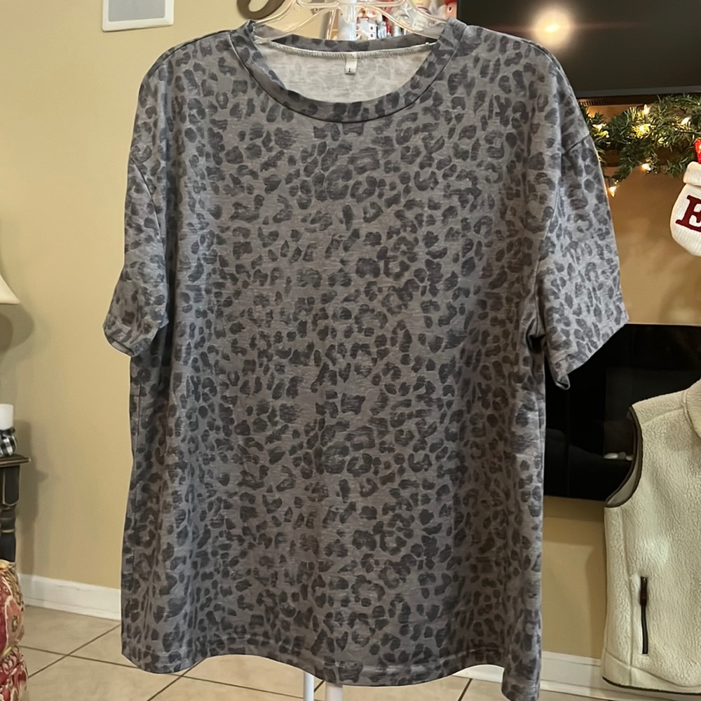 Leopard Print top Size L